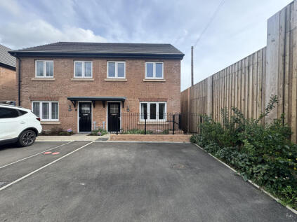 Ffordd Y Friallen, Llantwit Fardre CF38 2FH