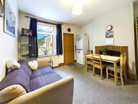 3 bed Terraced for sale Image 6