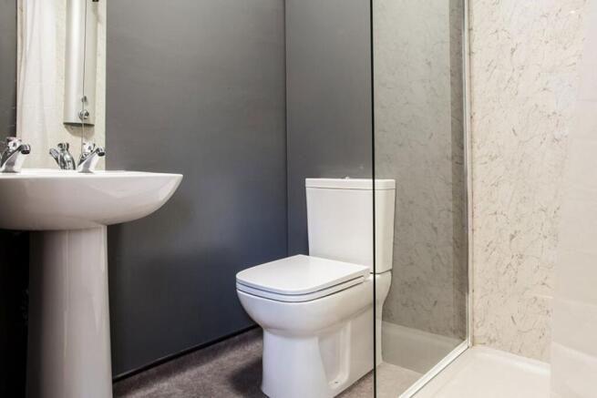 1 bed House Share to rent Image 5