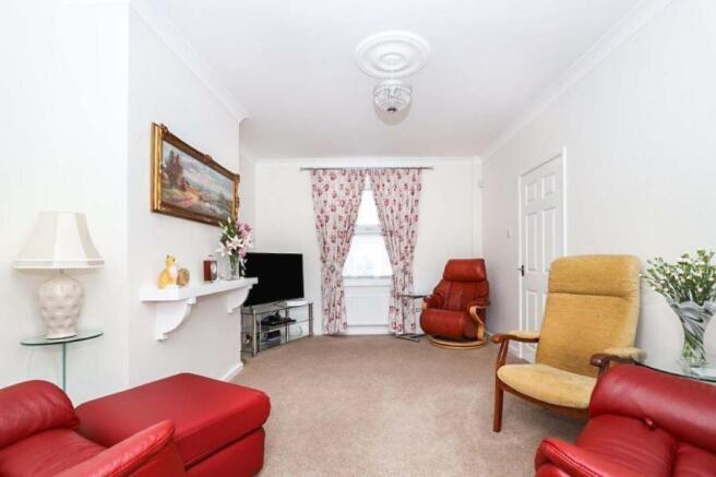 2 bed Semi-Detached to rent Image 5