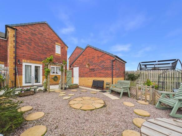 Coggle Close, Louth photo 4