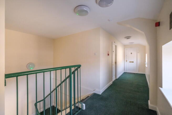 2 bed Flat for sale Image 9
