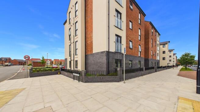 2 bed Apartment for sale Image 4