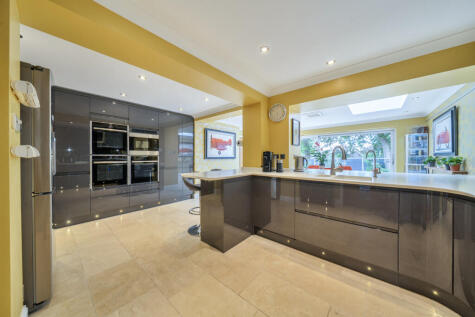 Chalet Close, Bexley, DA5