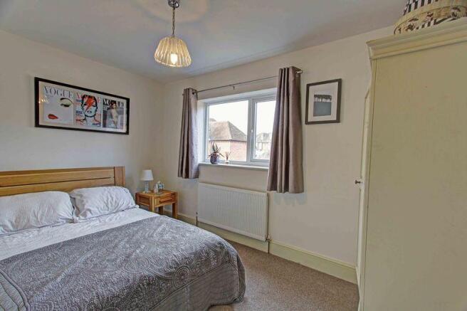 Guest bedroom 