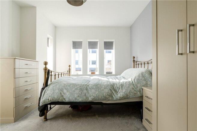 4 bed Town House for sale Image 9