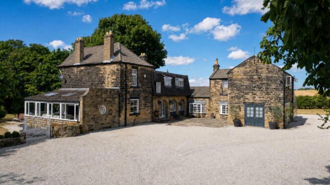 8 bed Detached for sale Image 8