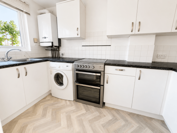 2 bed terraced house to rent Torrington Square, L