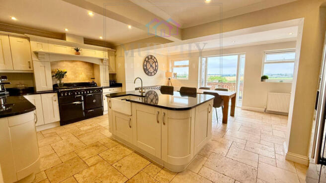 3 bed Detached for sale Image 6