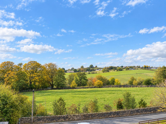 Linfit Lane, Kirkburton, Huddersfield photo 4
