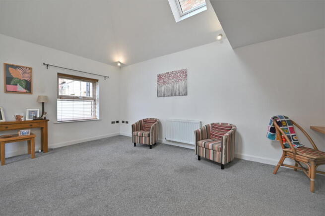 1 bed Apartment to rent Image 12