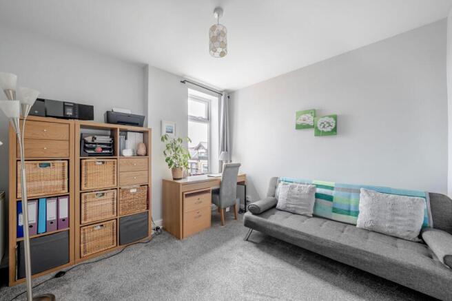 3 bed Flat for sale Image 10