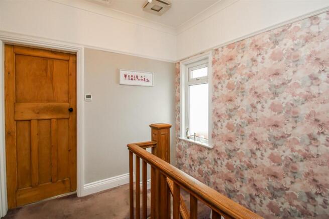 3 bed Semi-Detached for sale Image 9