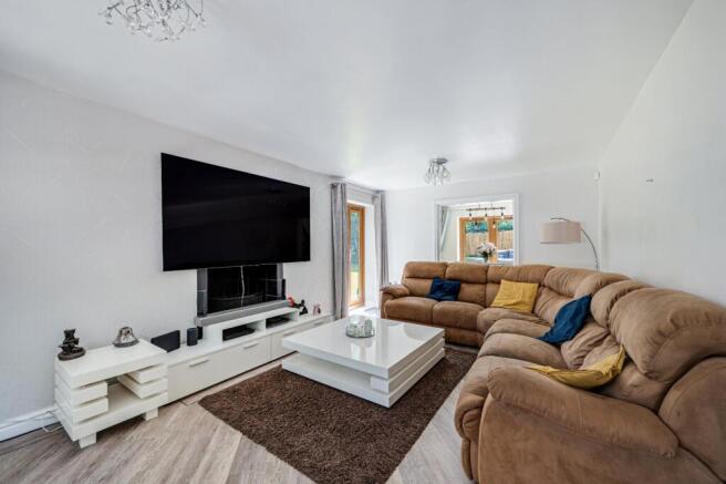 7 bed Detached for sale Image 4