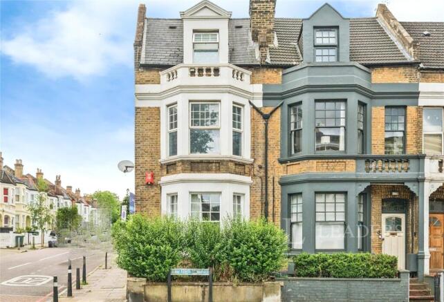 1-bed flat on Lee High Road, London, £320,000