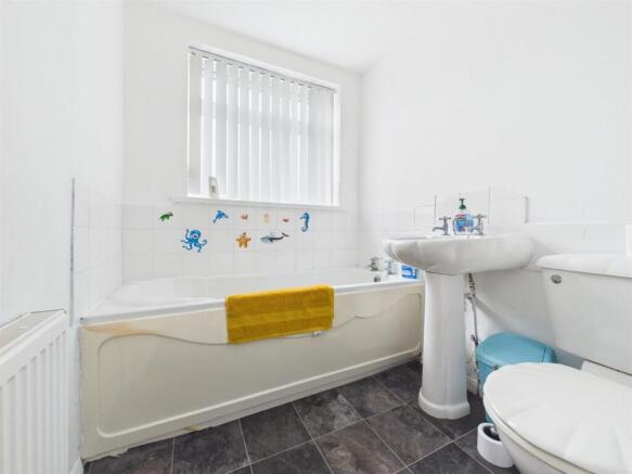 2 bed Semi-Detached Bungalow for sale Image 5