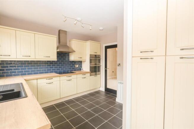 2 bed Detached Bungalow for sale Image 11