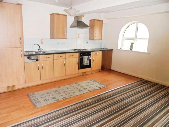 2 bed Apartment for sale Image 6