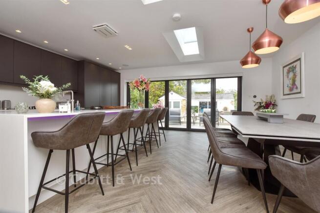 Kitchen/Dining Area