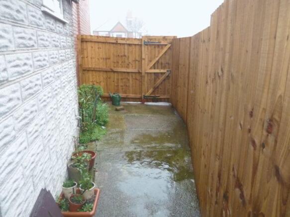 Side Garden an...