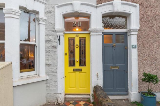 YELSROW02 - External A.jpg