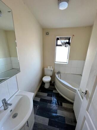 2 bed House for sale Image 8