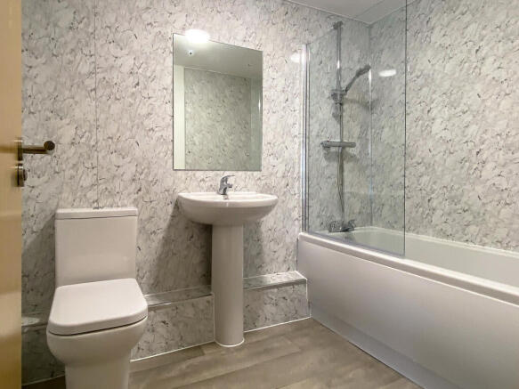 2 bed Apartment to rent Image 6