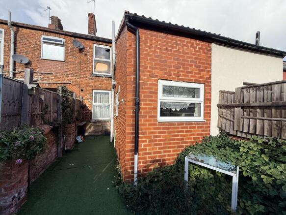 64 Dodworth Road, Barnsley, South Yorkshire S70 6ED photo 4