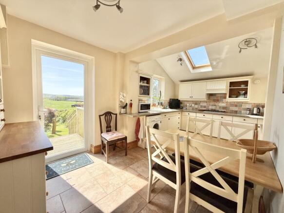 Bright Kitchen/Breakfast Room