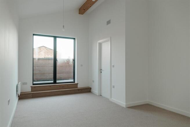 3 bed Town House to rent Image 12