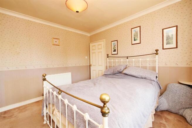 2 bed Detached Bungalow for sale Image 8