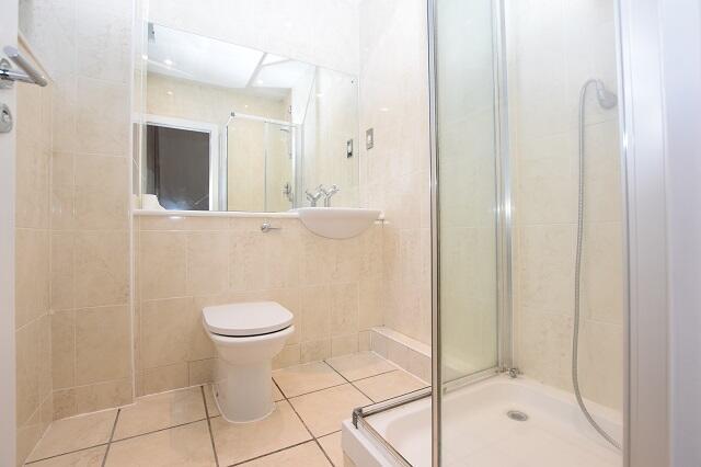 2 bed Apartment to rent Image 7
