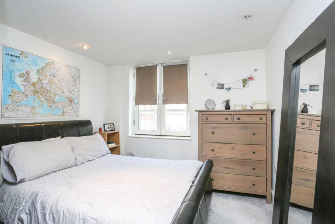 Bromells Road, London, SW4 photo 4