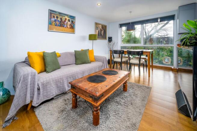 For Sale 1 Bedroom Flat SE19 Eskmont Ridge Reception 2