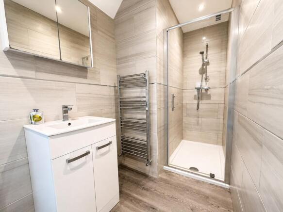 2 bed Flat to rent Image 6