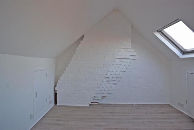 18 Top Room.jpg