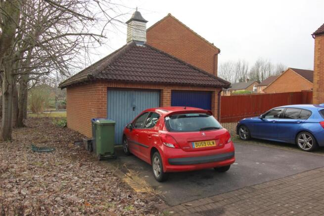 Garage & Parking