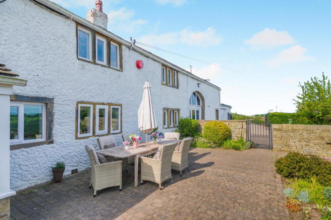4 bed Detached for sale Image 4
