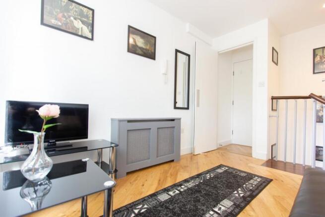 Studio Flat to rent Penywern Road, London SW5