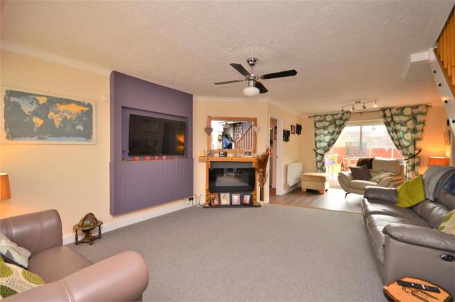05 Living room Syers.JPG