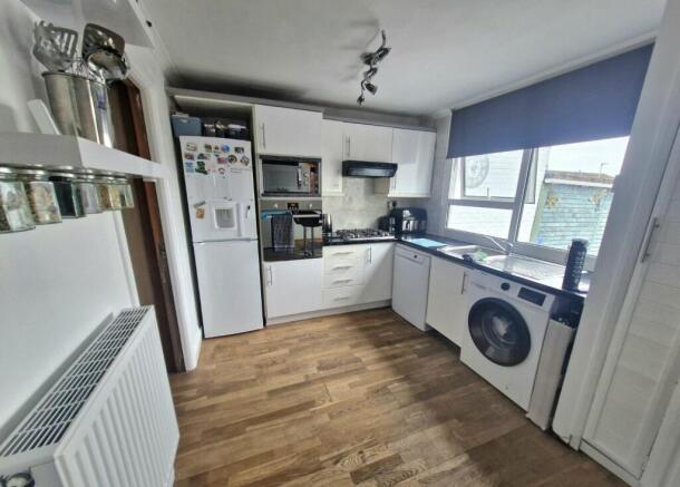 The Briars, Briar Hill, Northampton NN4 photo 4