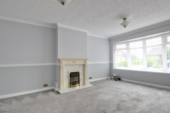 2 bed Semi-Detached Bungalow for sale Image 6