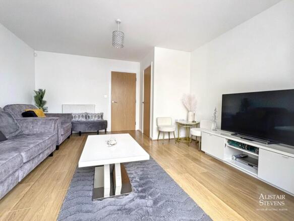 3 bed Town House for sale Image 8