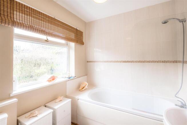 5 Park Avenue, Brecon-29.jpg