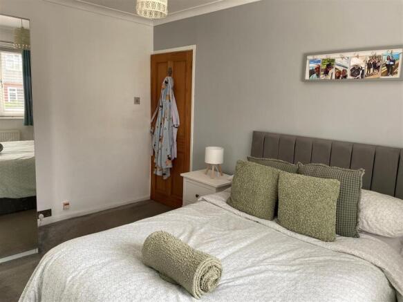 3 bed Semi-Detached for sale Image 12