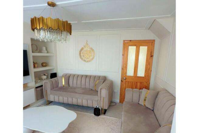 3 bed Semi-Detached for sale Image 5