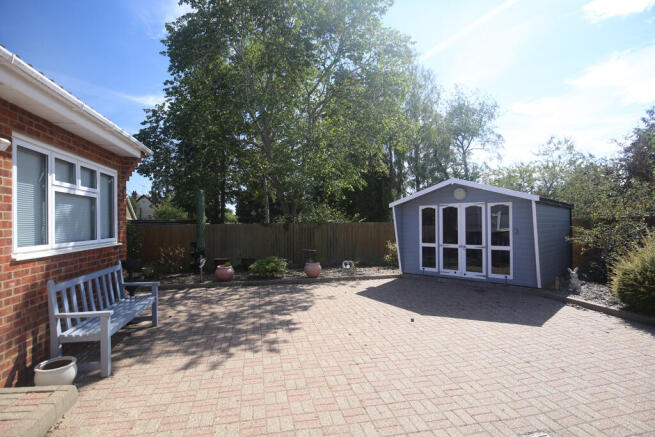 Poplar Close, Leighton Buzzard, Central Bedfordshire photo 4
