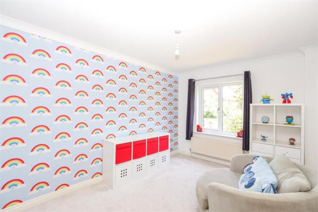 4 bed Detached for sale Image 8