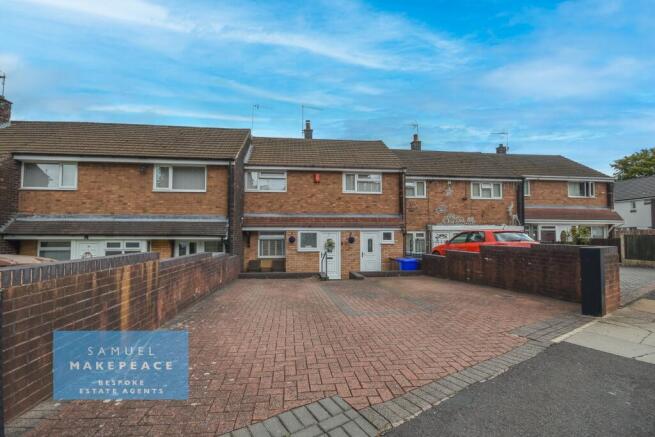 Beautifully Presented Three Bedroom Town House wi