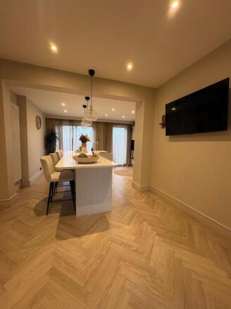 3 bed Terraced for sale Image 9